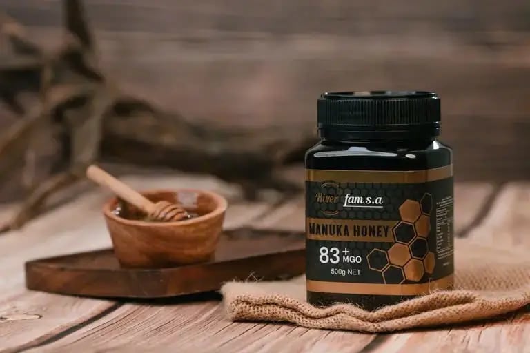 Hình Mật ong Manuka RiverFAM MGO 83+ Hũ 500g 6