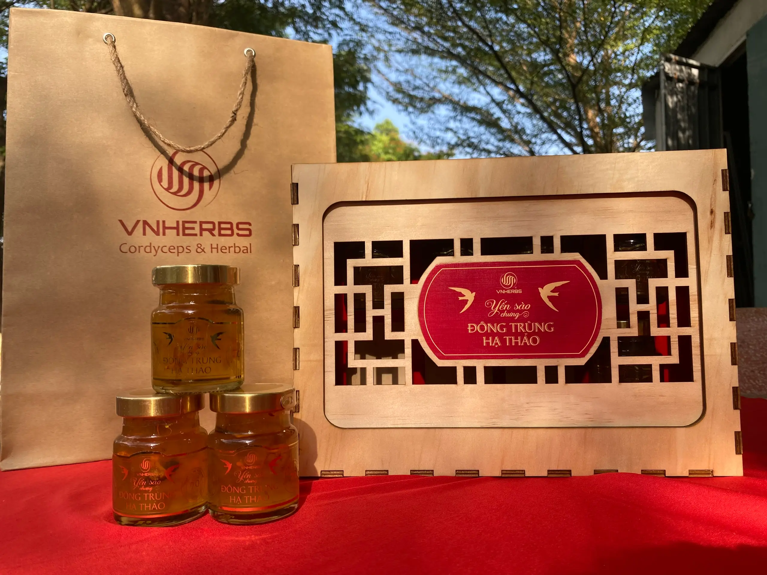 Yến sào chưng đông trùng hạ thảo với nhiều công dụng cho sức khoẻ