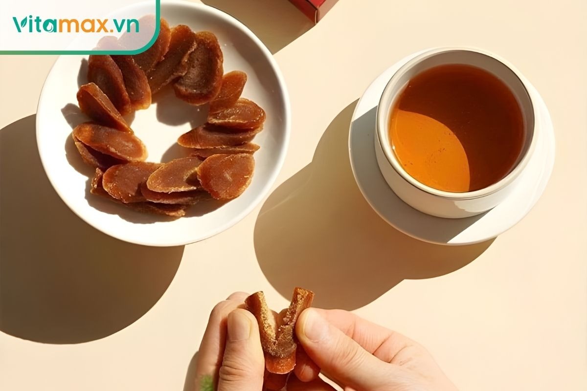 ly nước ấm có lát hồng sâm và mật ong – cách dùng hồng sâm tẩm mật ong hiệu quả